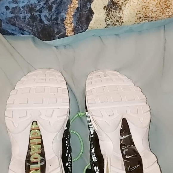 Air Max 95s - Picture 3 of 3